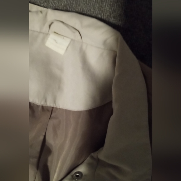 Vintage women's XL waterproof jacket. - Picture 2 of 5